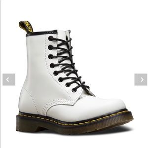 Dr Martens women’s 1460 smooth